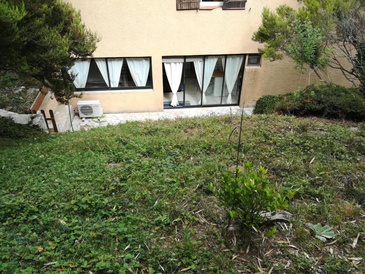 Chez Sylvie Et Amador Apartment Las Illas Екстериор снимка